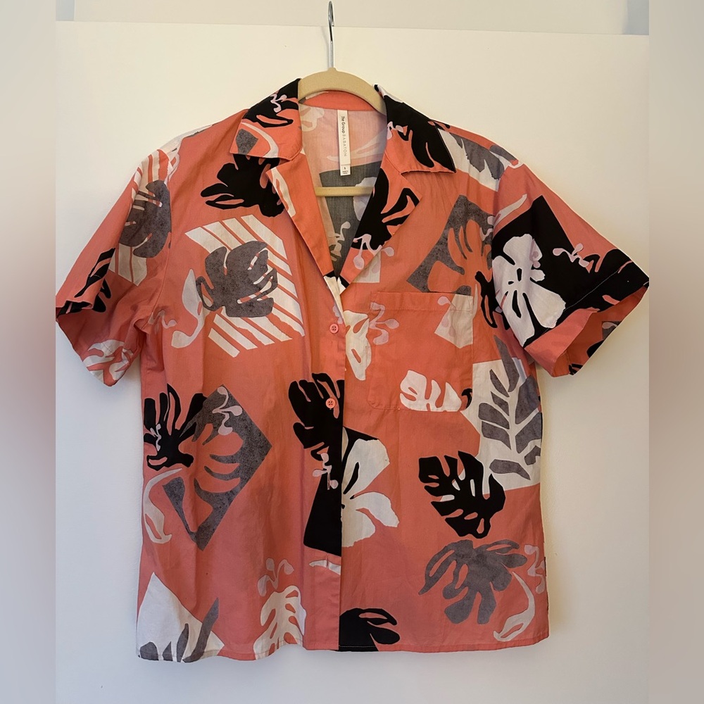 Aritzia women’s cotton button down - Coral and Black - size S